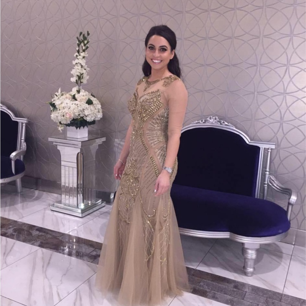 Dress in excellent condition. Only worn once.